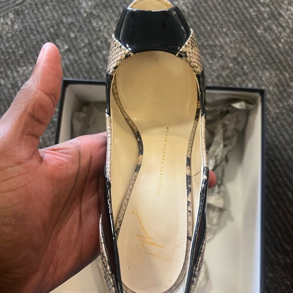 $695 Giuseppe Zanotti Snake Skin Heels - Picture 4 of 11